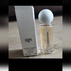 Infiniment Coty Un Parc de Roses En Alabama Mini New In Box